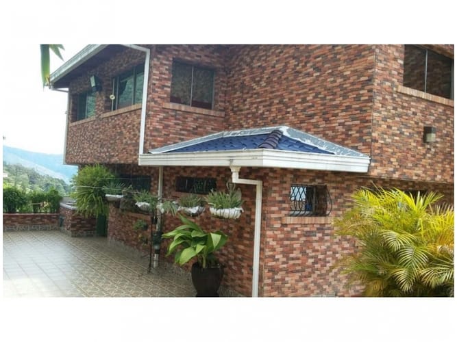Casa de 6 alcobas en venta en Las Palmas, Medellín, 500 m² · foto 7 de 9
