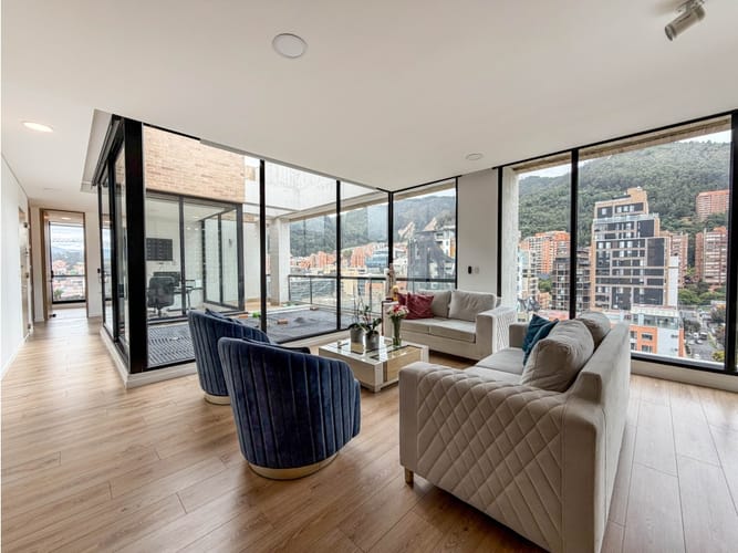 Apartamento de 3 alcobas en venta en Santa Barbara, Bogotá, 176 m² · foto 13 de 24