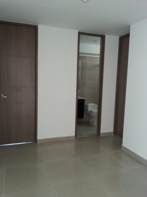 Apartamento de 3 alcobas en venta en Abadías, Floridablanca, 90 m² · foto 3 de 24