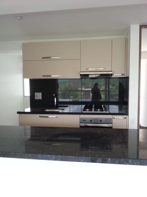 Apartamento de 3 alcobas en venta en Abadías, Floridablanca, 90 m² · foto 1 de 24
