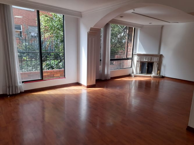 Apartamento de 3 alcobas en arriendo en Santa Paula, Bogotá, 113 m² · foto 3 de 14