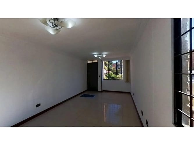 Casa de 4 alcobas en venta en Granada Norte, Bogotá, 93 m² · foto 2 de 10