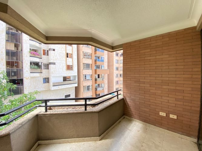 Apartamento de 4 alcobas en venta en Cabecera Del Llano, Bucaramanga, 134 m² · foto 2 de 24