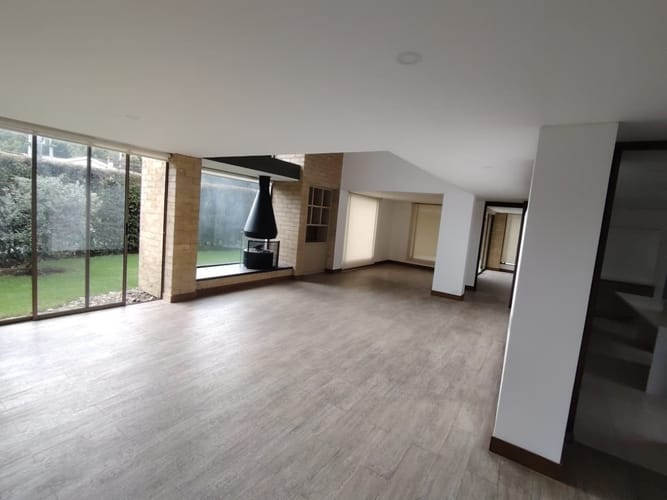 Casa de 4 alcobas en arriendo en San Jose De Bavaria, Bogotá, 380 m² · foto 6 de 24
