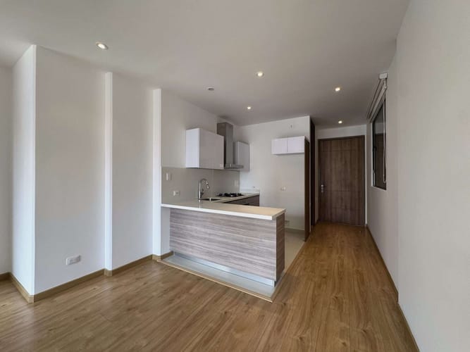 Apartamento de 2 alcobas en venta en Chicó Navarra, Bogotá, 73 m² · foto 3 de 13