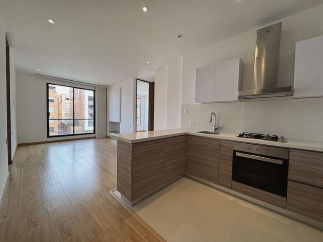 Apartamento de 2 alcobas en venta en Chicó Navarra, Bogotá, 73 m² · foto 4 de 13