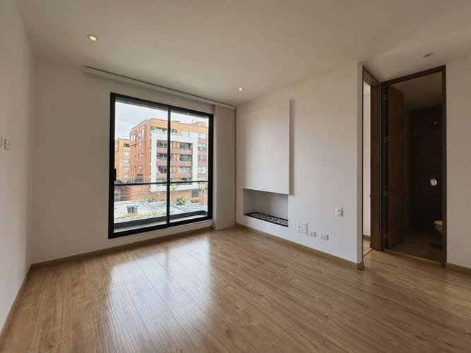 Apartamento de 2 alcobas en venta en Chicó Navarra, Bogotá, 73 m² · foto 6 de 13