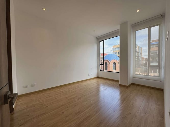Apartamento de 2 alcobas en venta en Chicó Navarra, Bogotá, 73 m² · foto 7 de 13