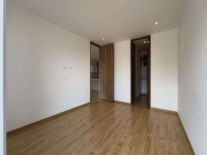 Apartamento de 2 alcobas en venta en Chicó Navarra, Bogotá, 73 m² · foto 9 de 13