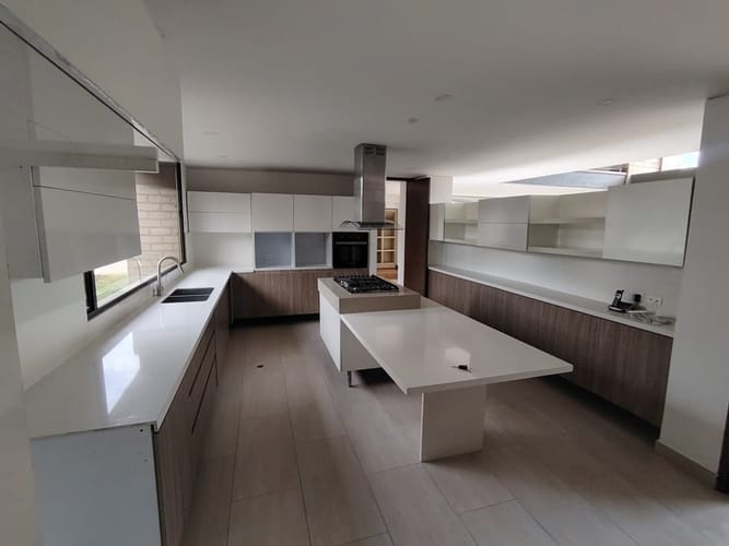 Casa de 4 alcobas en arriendo en San Jose De Bavaria, Bogotá, 380 m² · foto 10 de 24