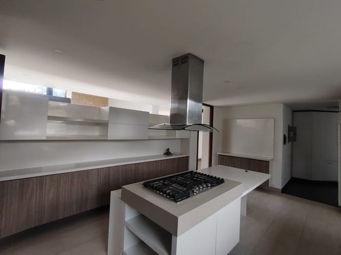 Casa de 4 alcobas en arriendo en San Jose De Bavaria, Bogotá, 380 m² · foto 11 de 24