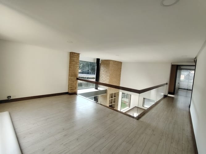 Casa de 4 alcobas en arriendo en San Jose De Bavaria, Bogotá, 380 m² · foto 16 de 24