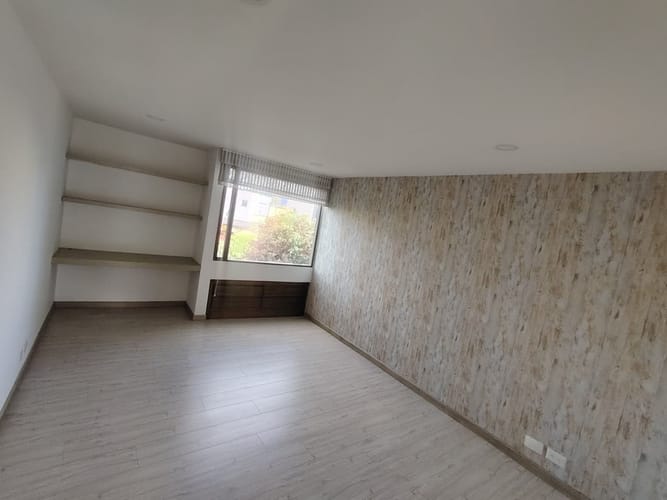 Casa de 4 alcobas en arriendo en San Jose De Bavaria, Bogotá, 380 m² · foto 19 de 24