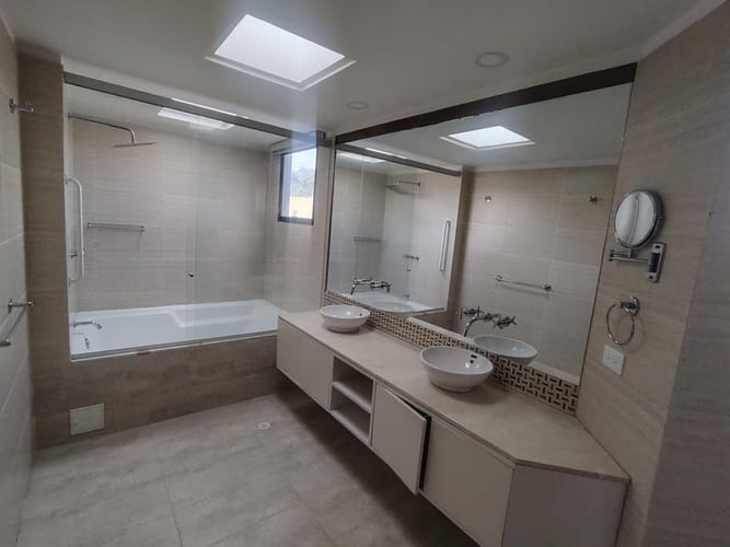 Casa de 4 alcobas en arriendo en San Jose De Bavaria, Bogotá, 380 m² · foto 24 de 24