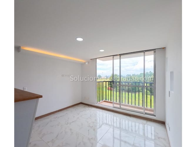 Apartamento de 3 alcobas en arriendo en Centro, Cajicá, 54 m² · foto 2 de 9