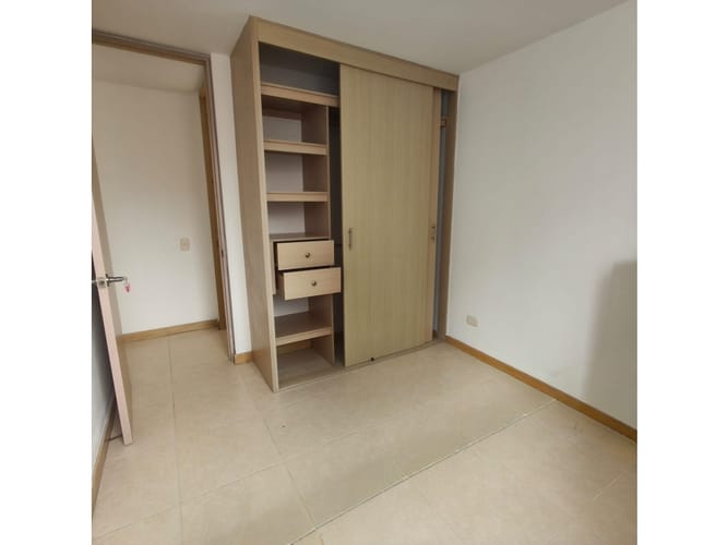 Apartamento de 3 alcobas en arriendo en Loma De San Jose, Sabaneta, 80 m² · foto 13 de 21