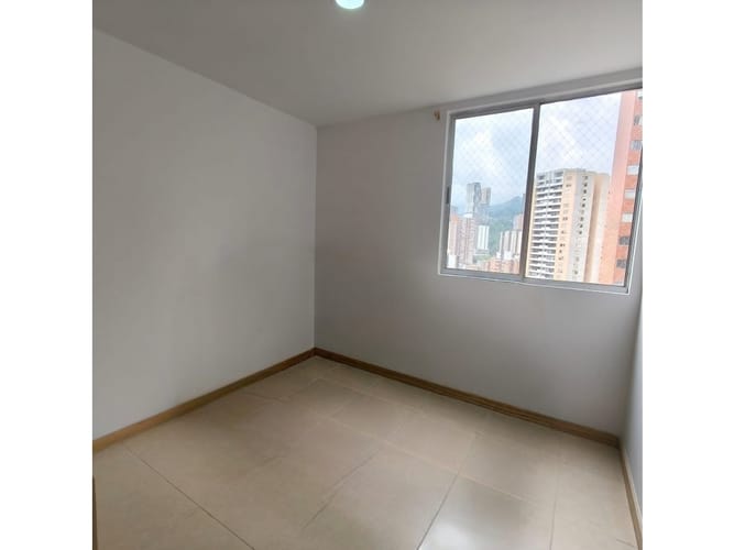 Apartamento de 3 alcobas en arriendo en Loma De San Jose, Sabaneta, 80 m² · foto 14 de 21