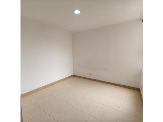 Apartamento de 3 alcobas en arriendo en Loma De San Jose, Sabaneta, 80 m² · foto 15 de 21