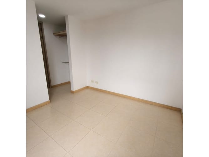 Apartamento de 3 alcobas en arriendo en Loma De San Jose, Sabaneta, 80 m² · foto 16 de 21