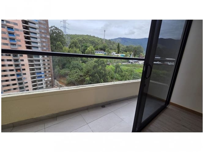 Apartamento de 2 alcobas en venta en Las Palmas, Medellín, 64 m² · foto 11 de 19