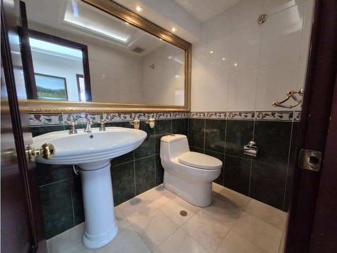 Apartamento de 2 alcobas en arriendo en Chapinero, Bogotá, 128 m² · foto 10 de 14