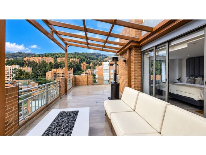 Apartamento de 4 alcobas en venta en Montearroyo, Bogotá, 352 m² · foto 3 de 24