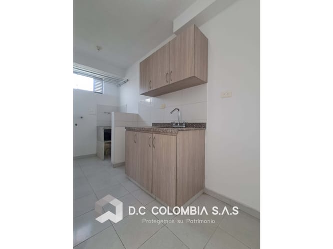Apartamento de 3 alcobas en venta en Cr. Torre Geronela, Girón, 56 m² · foto 4 de 16