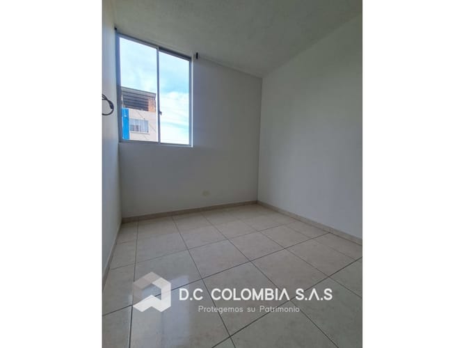 Apartamento de 3 alcobas en venta en Cr. Torre Geronela, Girón, 56 m² · foto 10 de 16