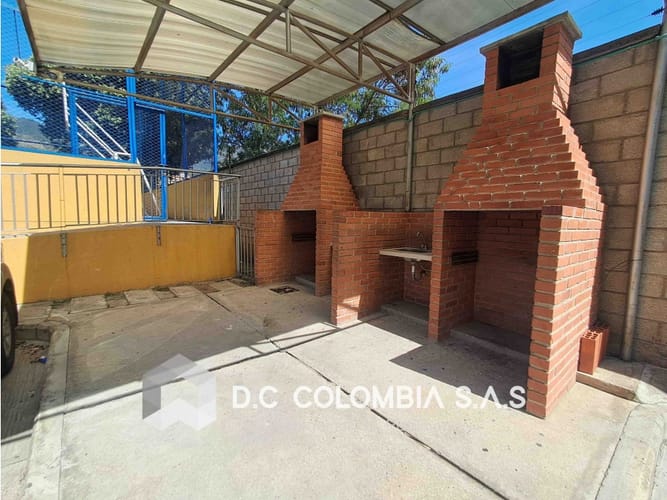 Apartamento de 3 alcobas en venta en Cr. Torre Geronela, Girón, 56 m² · foto 13 de 16