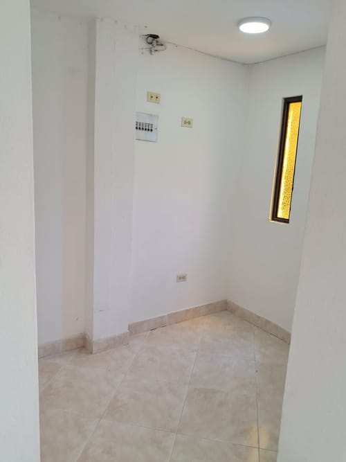 Apartamento de 2 alcobas en arriendo en Campo Valdes No.1, Medellín, 76 m² · foto 1 de 19