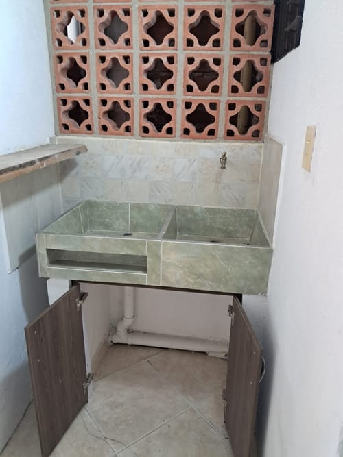 Apartamento de 2 alcobas en arriendo en Campo Valdes No.1, Medellín, 76 m² · foto 3 de 19