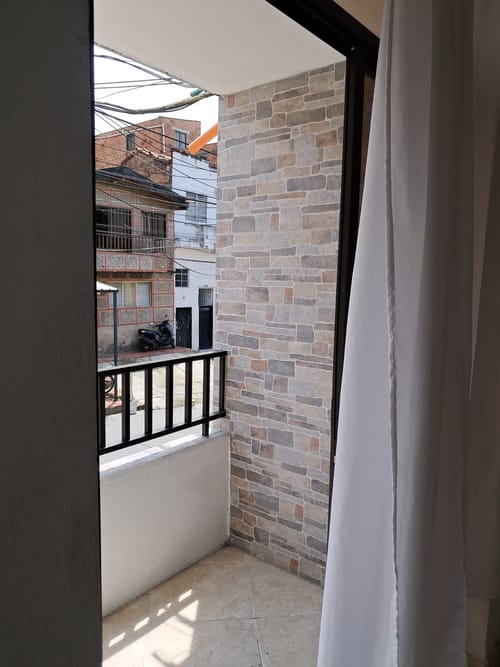 Apartamento de 2 alcobas en arriendo en Campo Valdes No.1, Medellín, 76 m² · foto 9 de 19