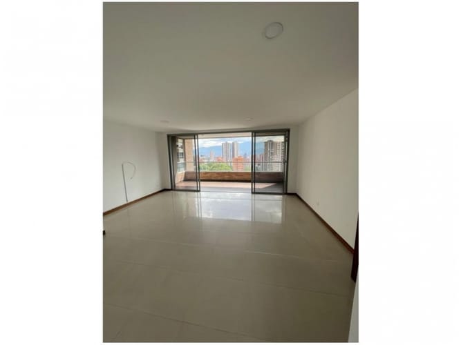 Apartamento de 2 alcobas en venta en La Inmaculada, Medellín, 125 m² · foto 8 de 18