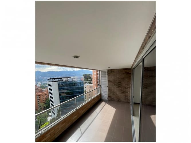 Apartamento de 2 alcobas en venta en La Inmaculada, Medellín, 125 m² · foto 12 de 18