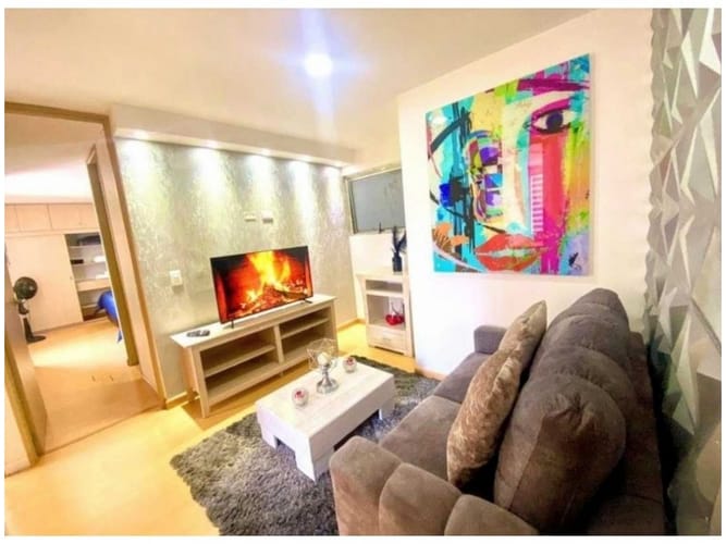 Apartamento de 3 alcobas en venta en Loma De Los Bernal, Medellín, 81 m² · foto 3 de 18