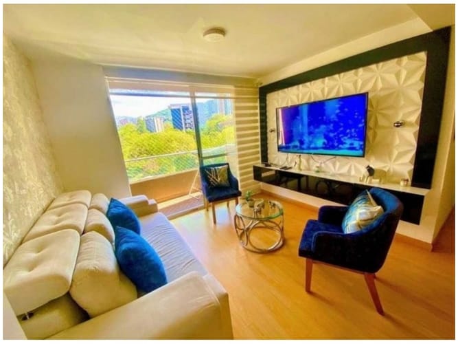Apartamento de 3 alcobas en venta en Loma De Los Bernal, Medellín, 81 m² · foto 5 de 18