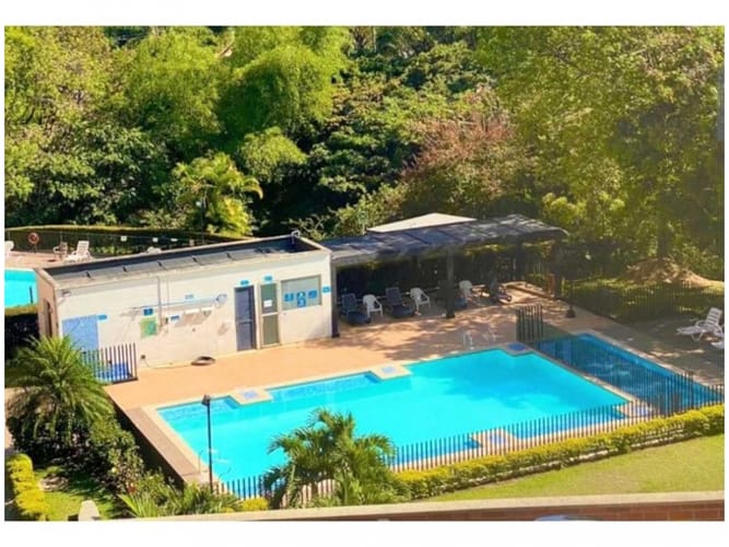 Apartamento de 3 alcobas en venta en Loma De Los Bernal, Medellín, 81 m² · foto 10 de 18