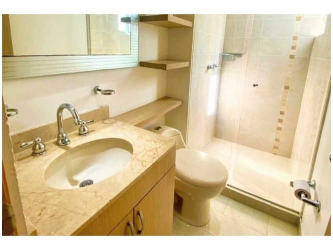 Apartamento de 3 alcobas en venta en Loma De Los Bernal, Medellín, 81 m² · foto 13 de 18