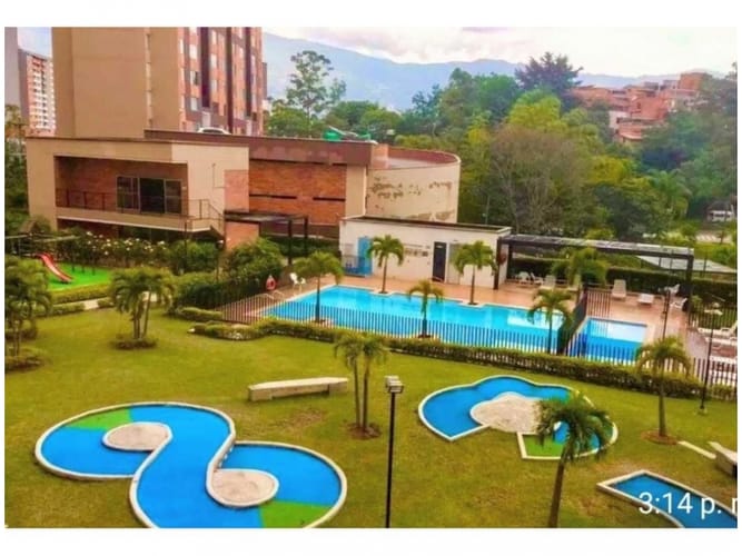 Apartamento de 3 alcobas en venta en Loma De Los Bernal, Medellín, 81 m² · foto 18 de 18