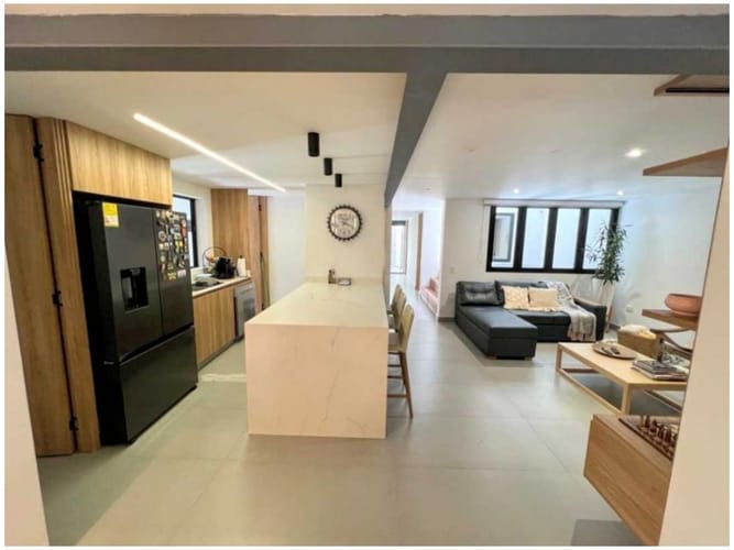 Casa de 3 alcobas en venta en Miravalle, Medellín, 192 m² · foto 2 de 10