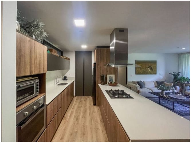 Apartamento de 2 alcobas en venta en Altos Del Poblado, Medellín, 118 m² · foto 5 de 15