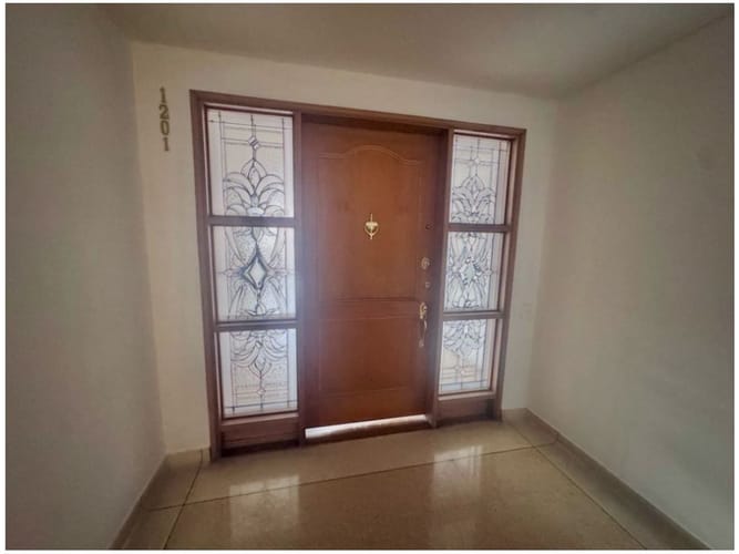 Apartamento de 3 alcobas en venta en Laureles, Medellín, 200 m² · foto 2 de 11