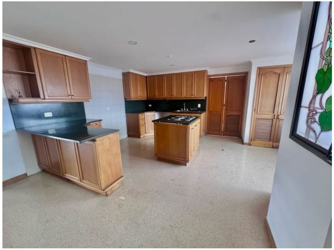 Apartamento de 3 alcobas en venta en Laureles, Medellín, 200 m² · foto 11 de 11