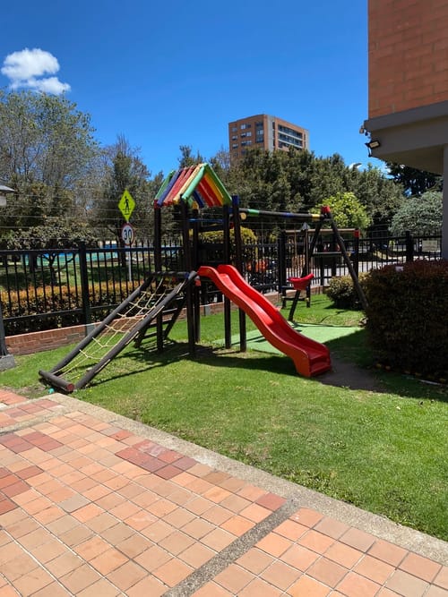 Casa de 3 alcobas en venta en San Cipriano, Bogotá, 72 m² · foto 2 de 24