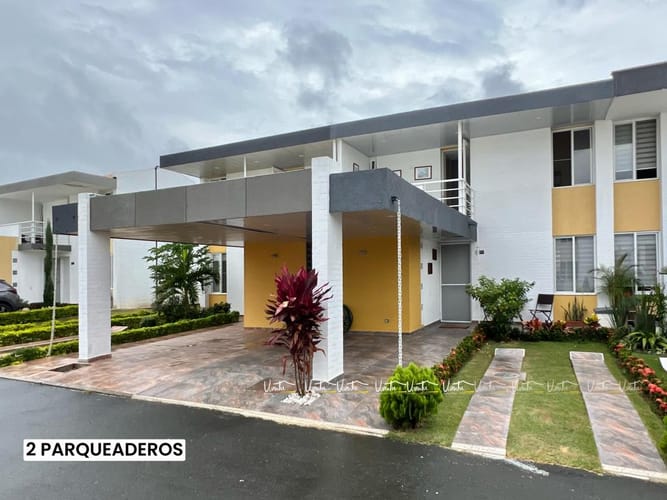 Casa de 4 alcobas en venta en El Castillo, Jamundí, 182 m² · foto 2 de 24