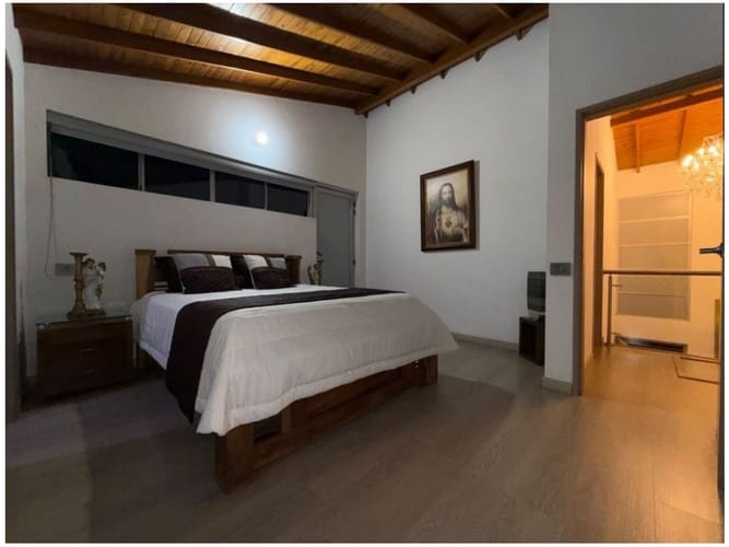 Casa de 4 alcobas en venta en Suramérica, La Estrella, 245 m² · foto 13 de 20