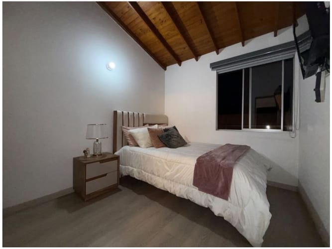 Casa de 4 alcobas en venta en Suramérica, La Estrella, 245 m² · foto 17 de 20