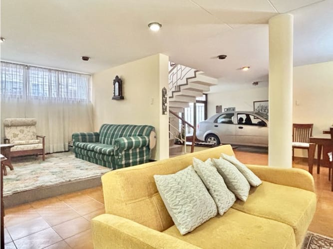 Casa de 10 alcobas en venta en Santa Barbara Oriental, Bogotá, 536 m² · foto 4 de 23