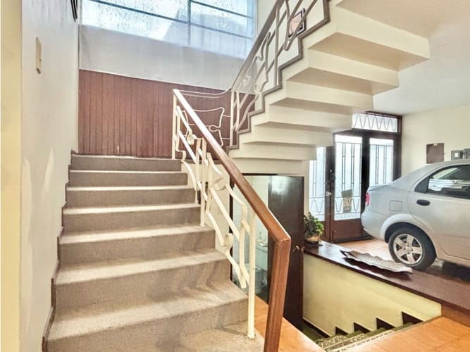 Casa de 10 alcobas en venta en Santa Barbara Oriental, Bogotá, 536 m² · foto 9 de 23