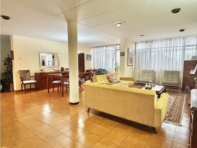 Casa de 6 alcobas en venta en Santa Barbara Oriental, Bogotá, 268 m² · foto 6 de 23